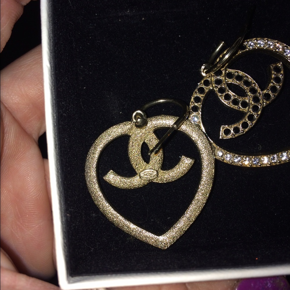 Chanel goldtone heart dangle earrings