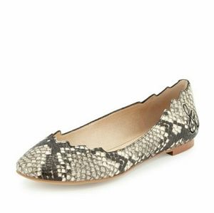 Sam Edelman
Scalloped Snake-Embossed Flat