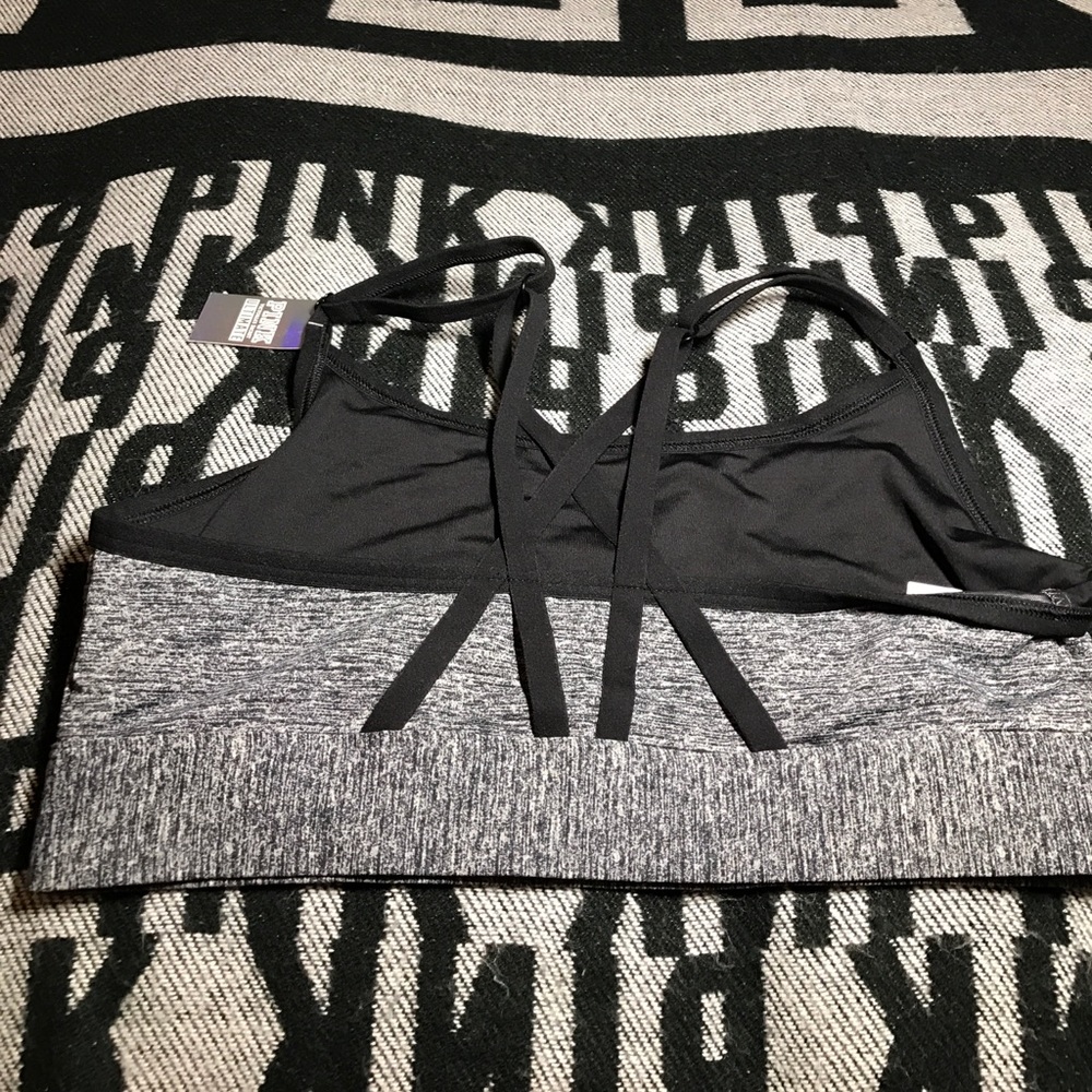SALE💕VS PINK SPORTS BRA NWT LG - Picture 3 of 3