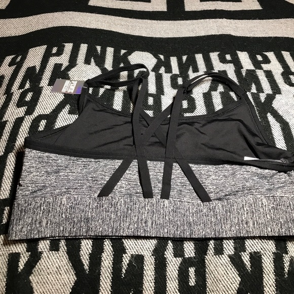 SALE💕VS PINK SPORTS BRA NWT LG - Picture 3 of 3