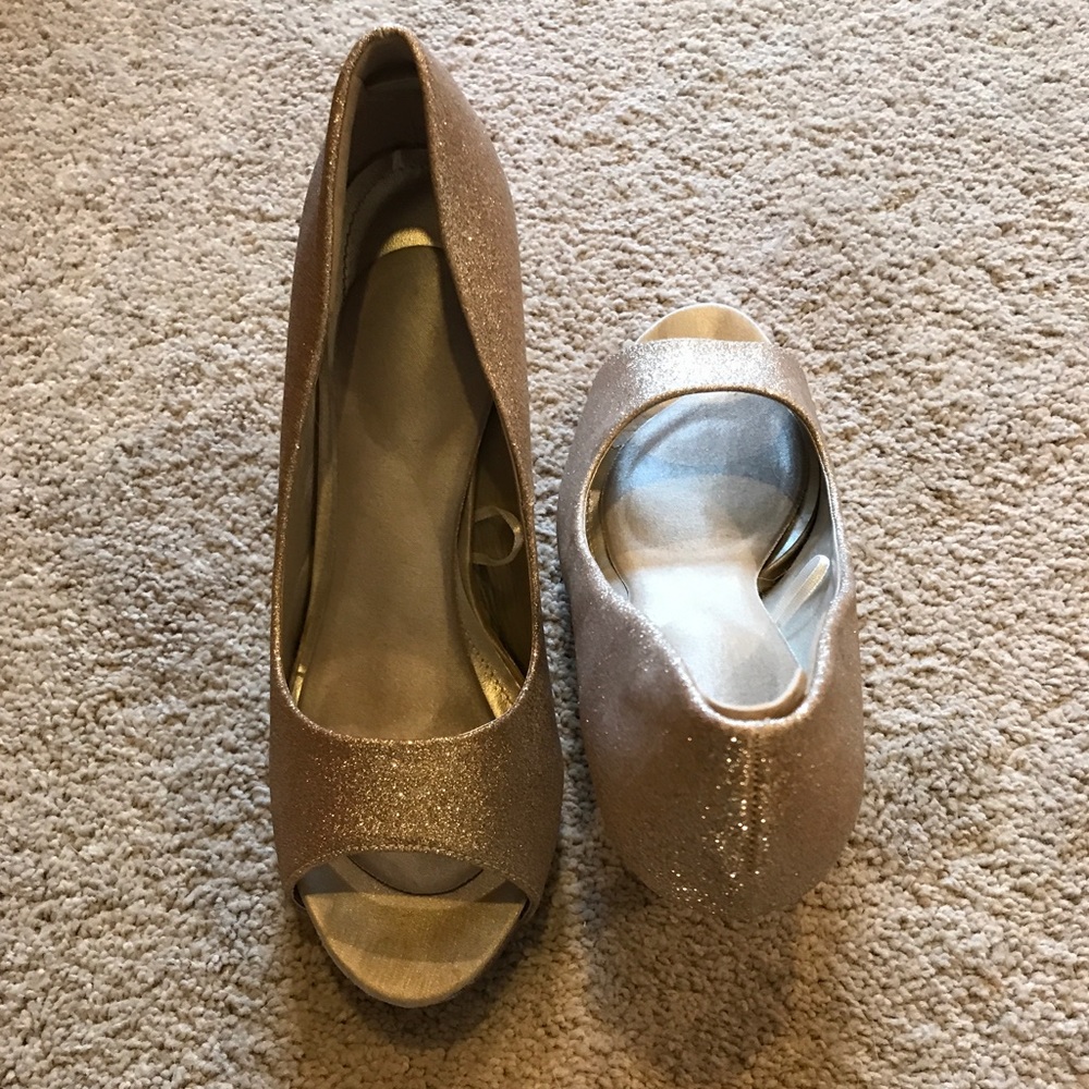 Gold sparkly platform peep-toe heels