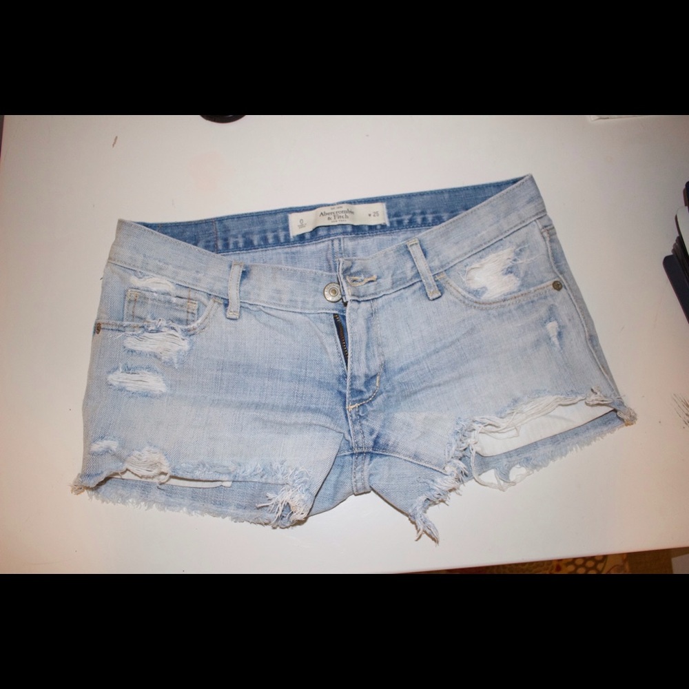 abercrombie and fitch jean ripped jean shorts!