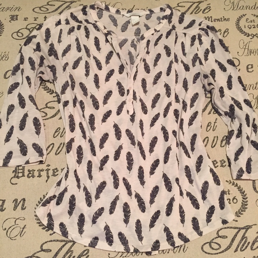 H&M light pink and gray feather top