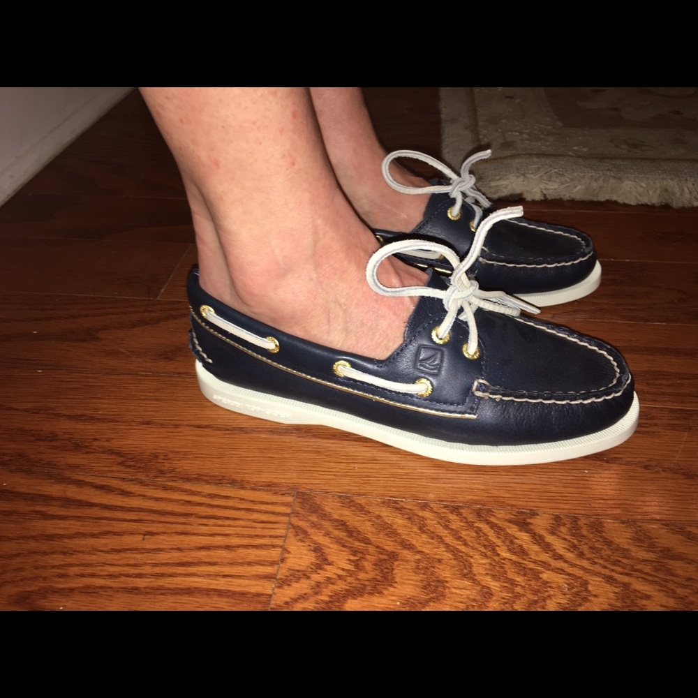 Sperry Boat Shoes in navy