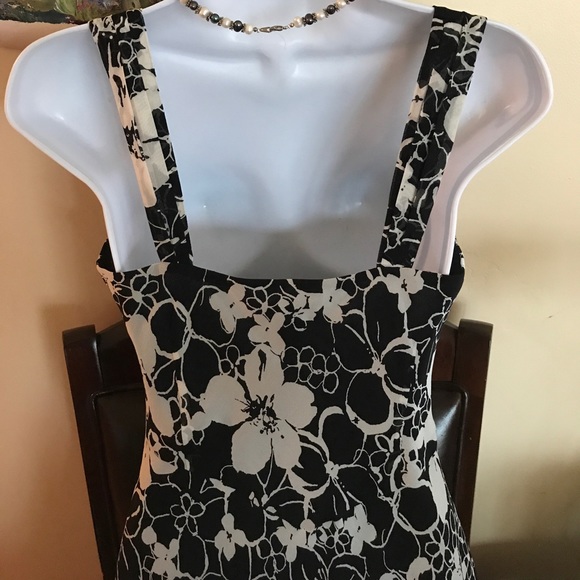 Ann Taylor Dress ❤️❤️👠👠👓👛 - Picture 3 of 6