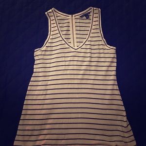 Gently worn Banana Rep. sleeveless top