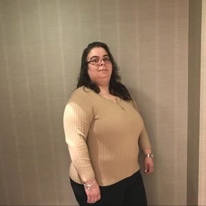 Meet your Posher, Ana