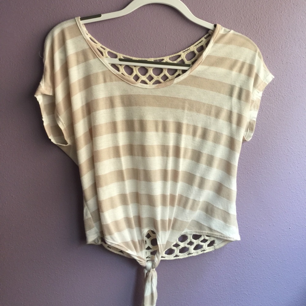 Shirt with front tie
