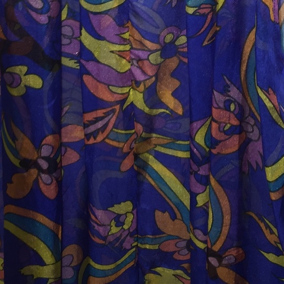 Flowy Tank - Picture 2 of 2