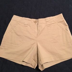 Gently worn- New York & co khaki shorts 4" inseam