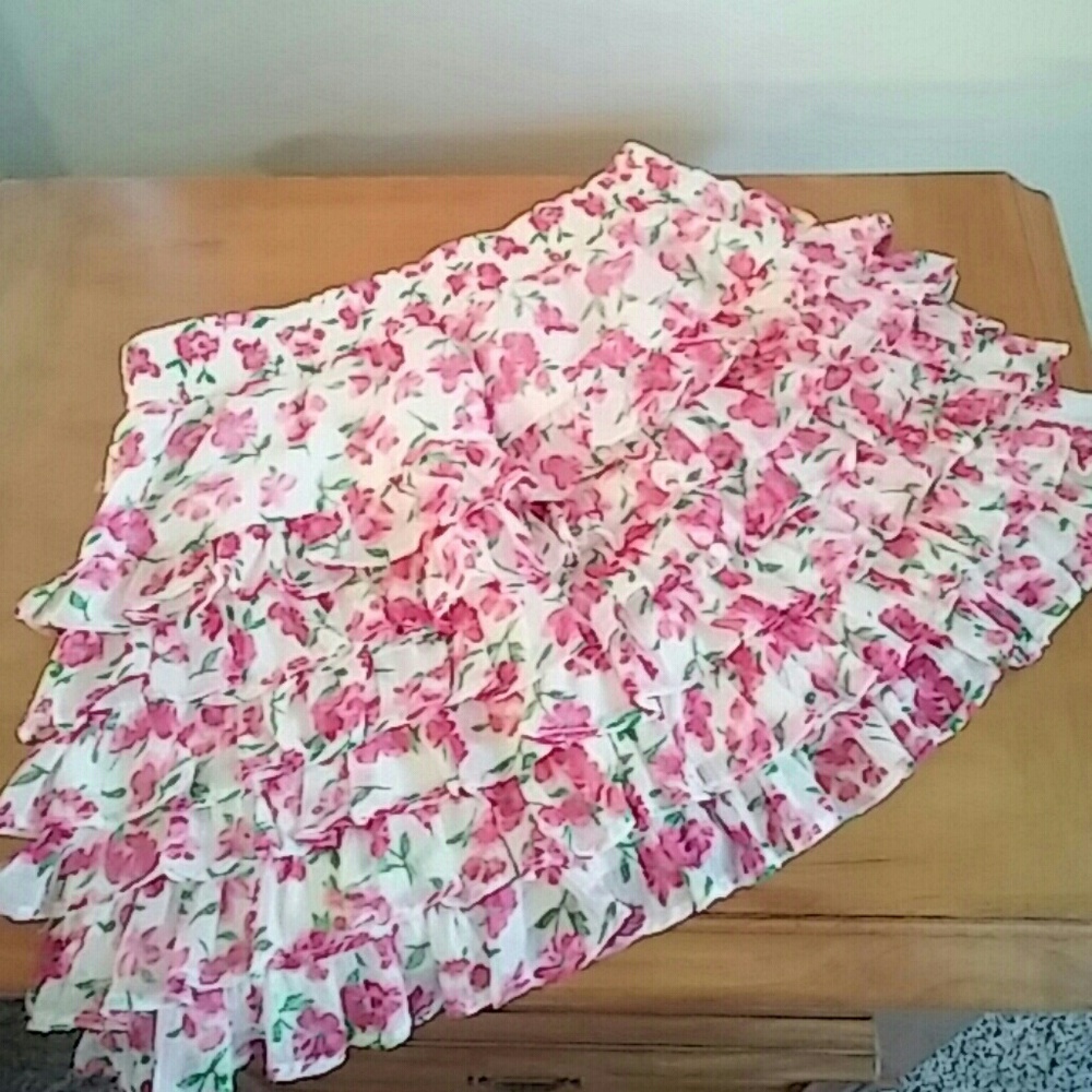 Adorable Floral Hollister Skirt