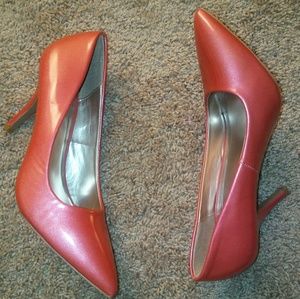 Cute & Comfy Coral Heels!