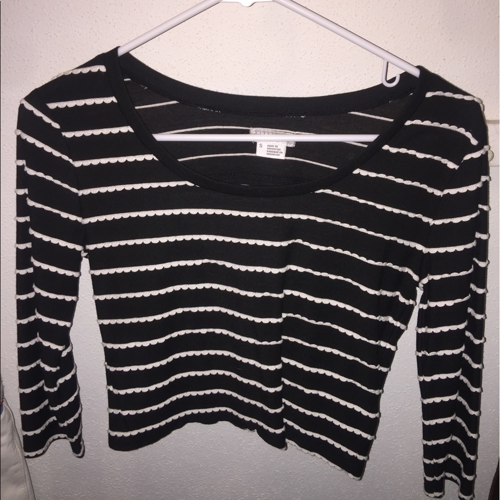 Long sleeve crop top