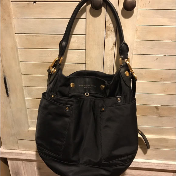 Marc Jacobs Handbags - Marc Jacobs Preppy nylon hobo