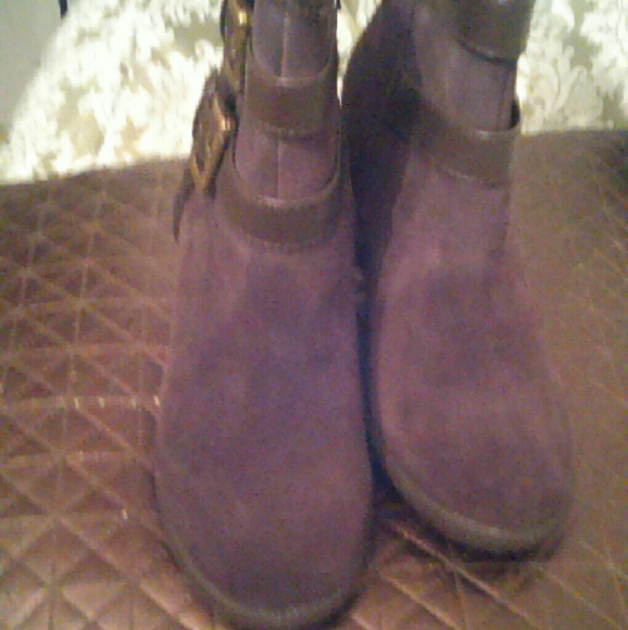 NIB Sole Sensibility Brown Suede Ankle Boots Size 7 - Picture 2 of 4