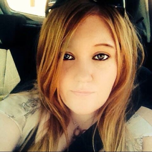 Meet your Posher, Jess - Picture 2 of 2