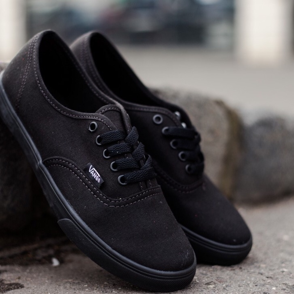 All Black Lo Pro Vans