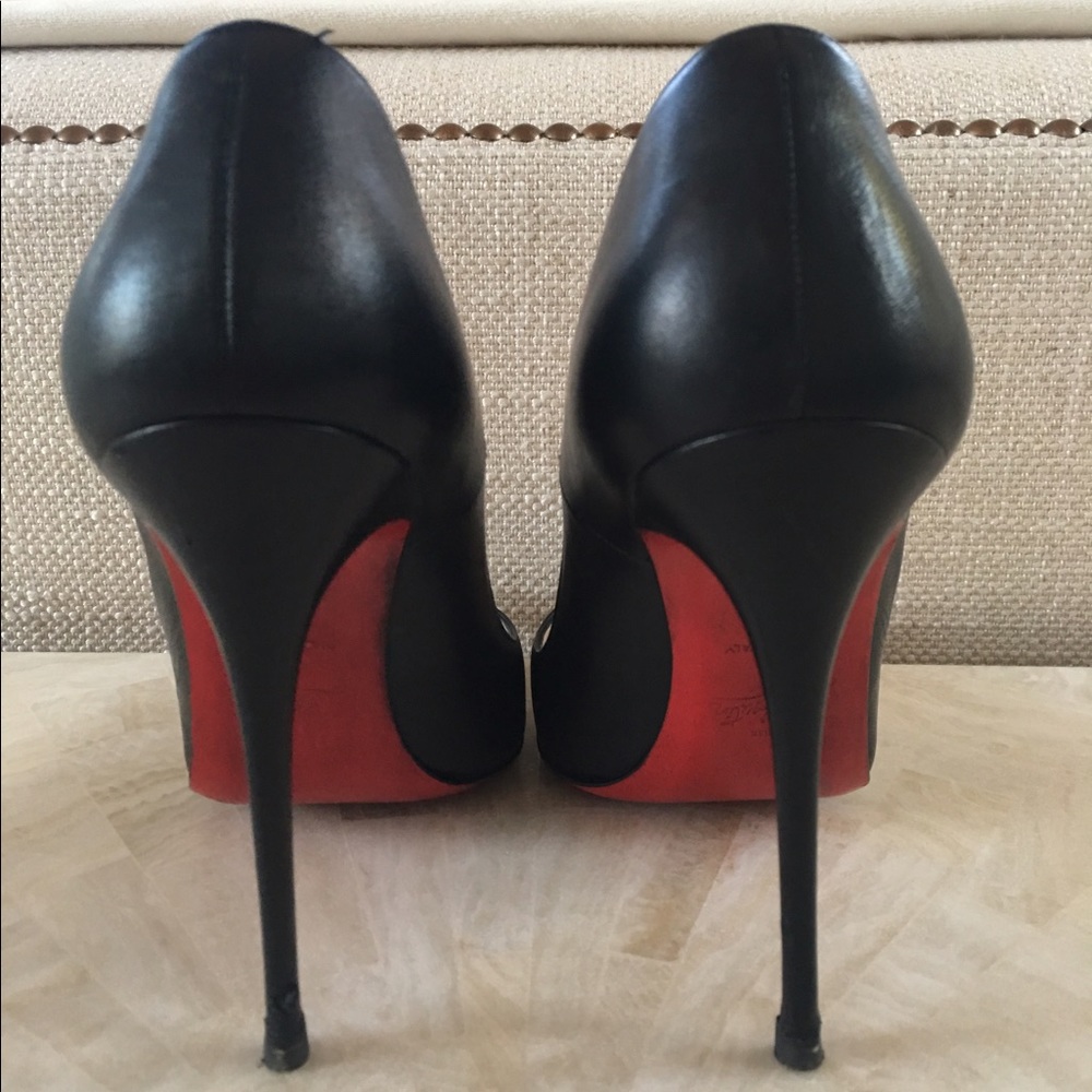 Christian Louboutin So Kate Black pumps