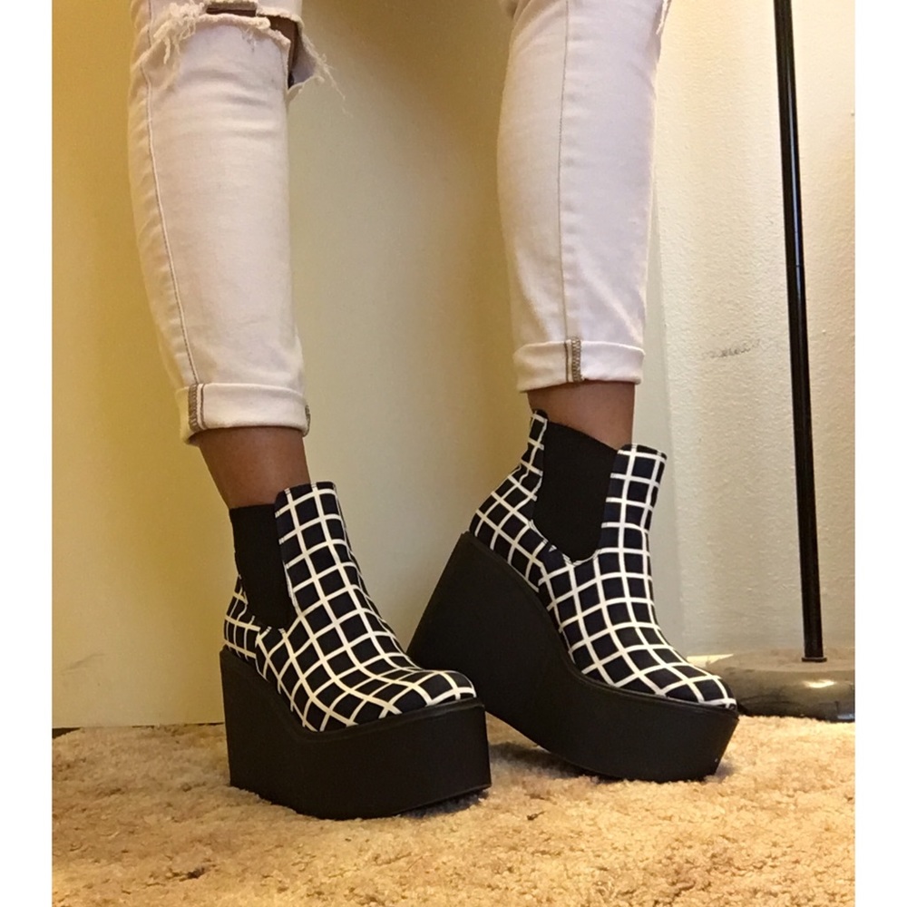 ❌SOLD ❌Asos Chelsea checkered ankle boots