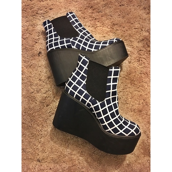 ❌SOLD ❌Asos Chelsea checkered ankle boots - Picture 2 of 3