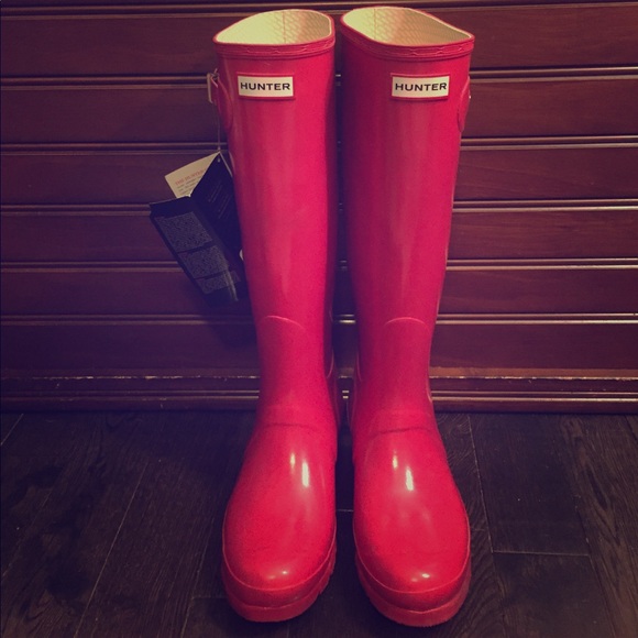 Hunter Shoes - NWT Hunter Original Tall Gloss Rain Boot - Cherry