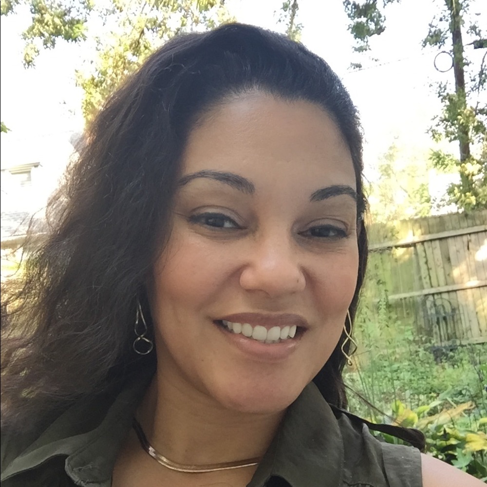 Meet your Posher, Angela