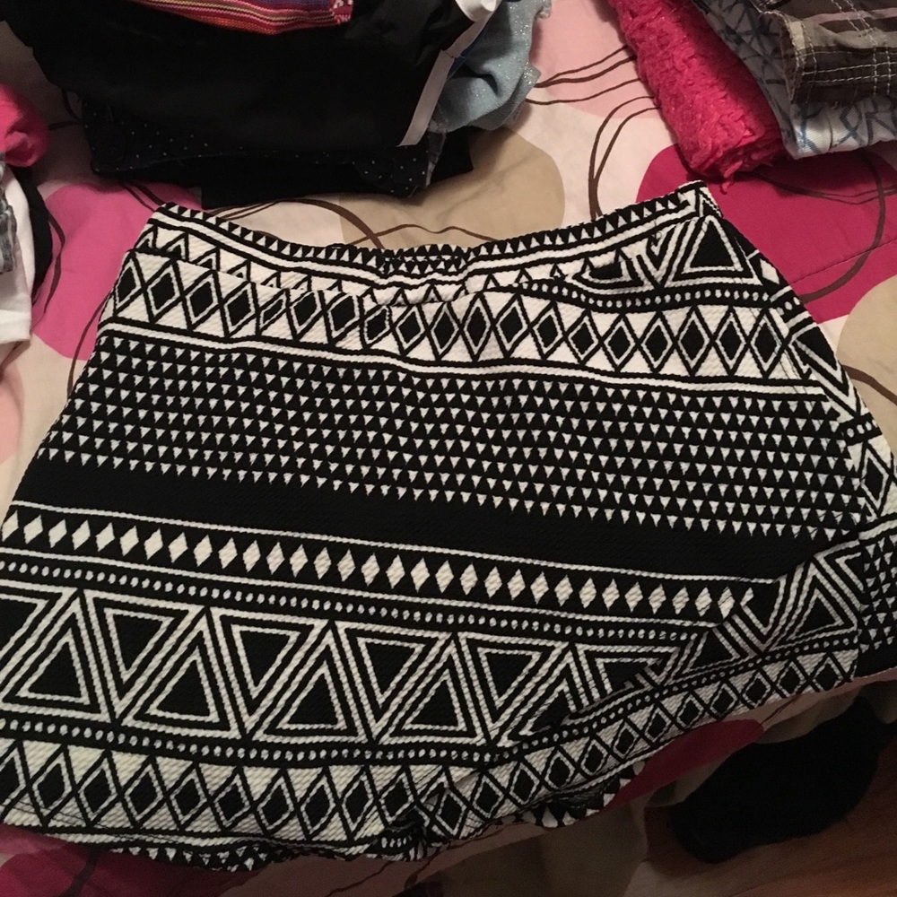 SKORT