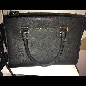 ON HOLD!! Michael Kors medium Selma