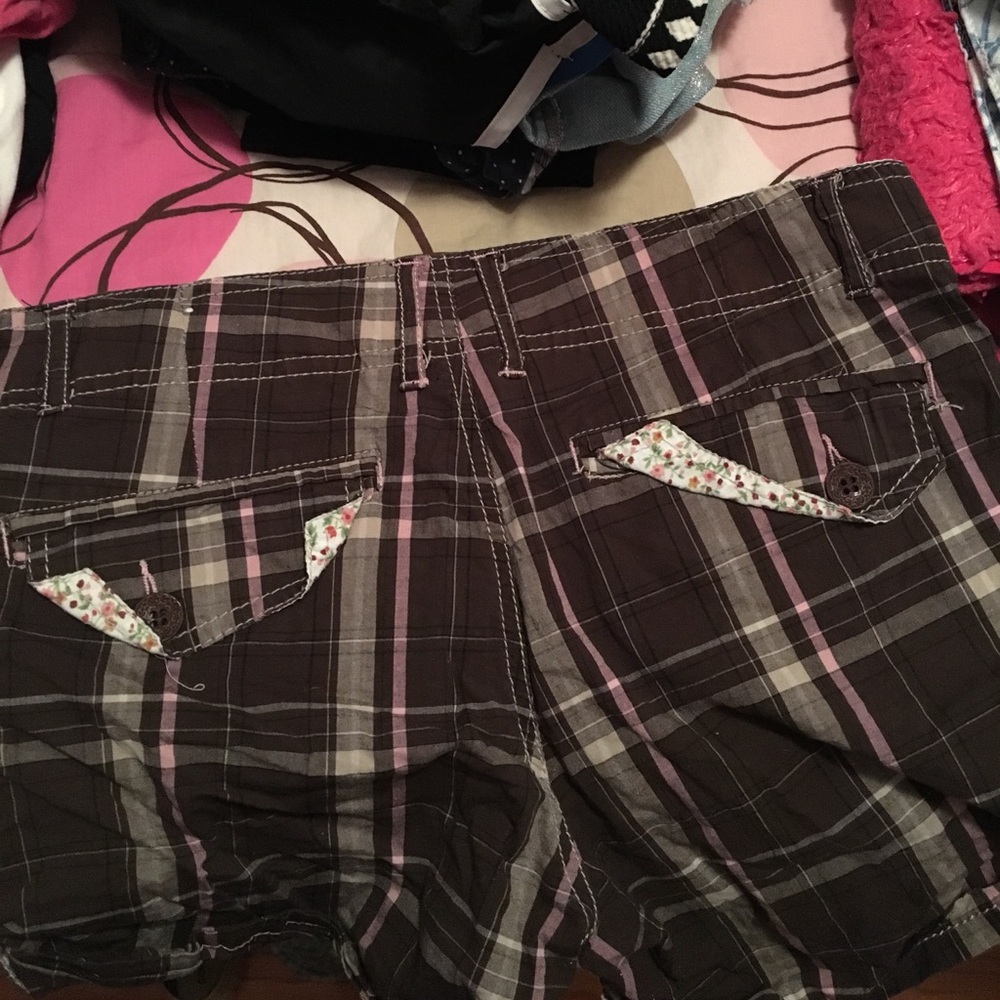 SHORTS - Picture 2 of 2