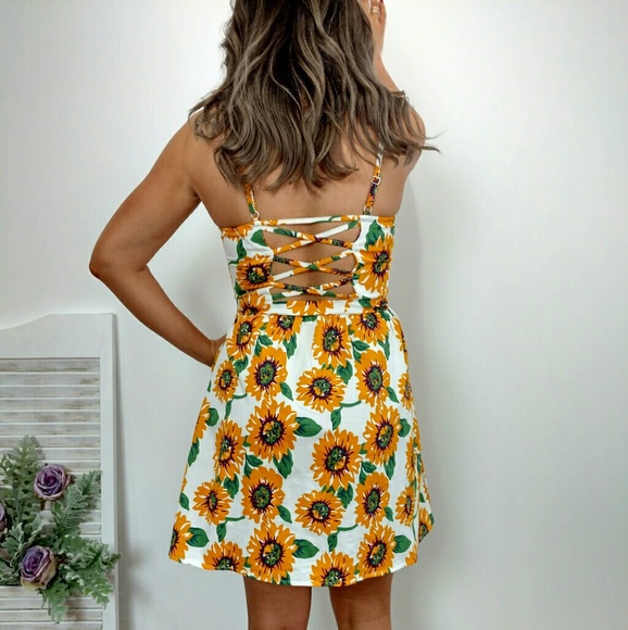 📣LAST ONE 📣 🌿SUNFLOWER PRINT DRESS🌿 - Picture 5 of 6