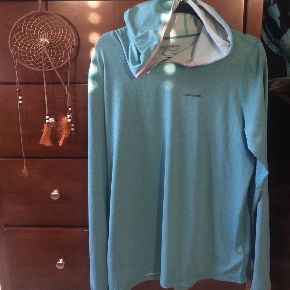 Men's Medium Dri-Fit Patagonia Shirt