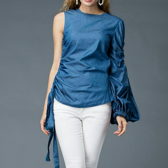 Scoop Neck Asymmetrical Sleeve Top - Picture 3 of 3
