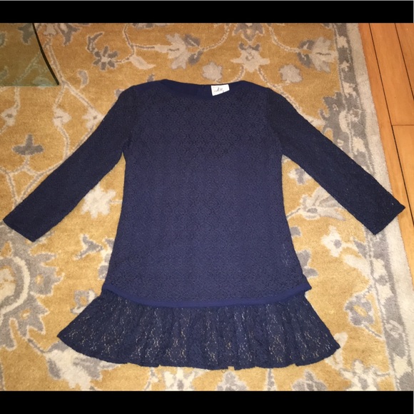 Milly navy lace top with buttons up back - Picture 4 of 4