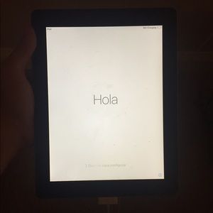 16GB Apple iPad 2 w/charger and keyboard