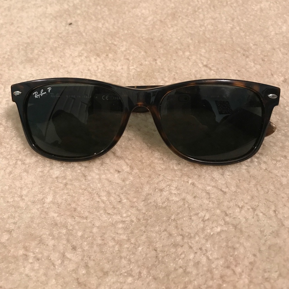 Ray ban wayfarer sunglasses tortoise polarized