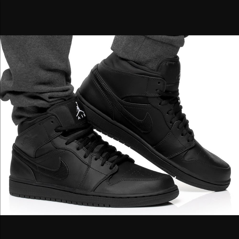 4 HOUR SALE!!! Nike Air Jordan 1 Mid size 12
