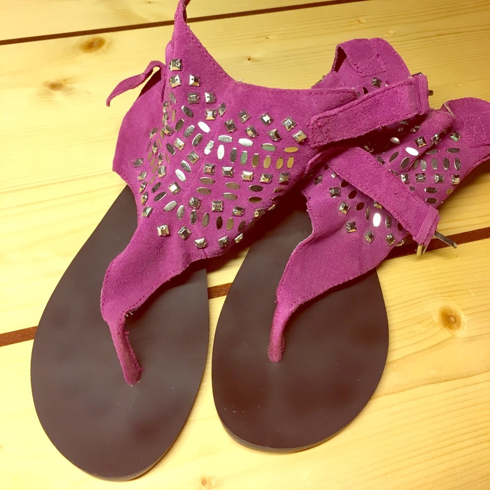 SOLD Steve Madden sandals