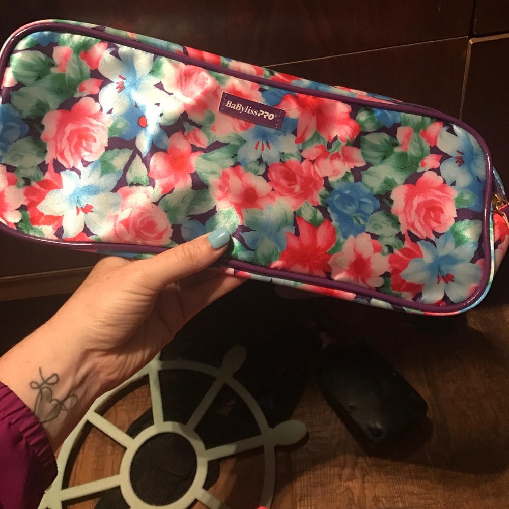 Bag for a hair curler or straighter or makeup !