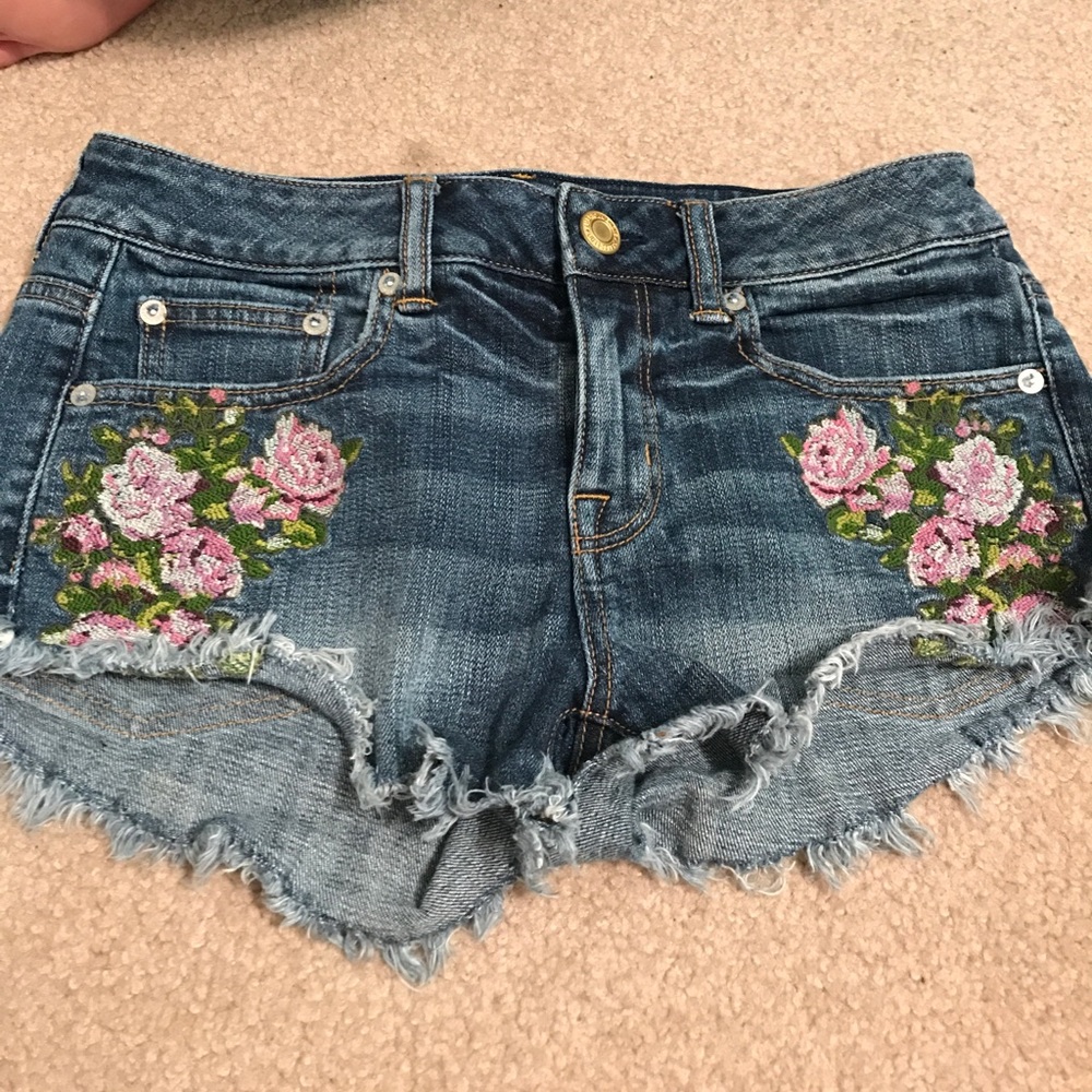Jean embroidered shorts