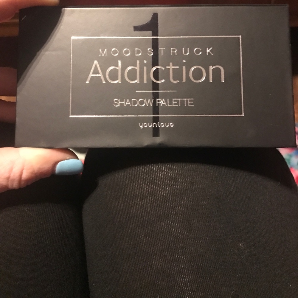 Younique shadow palette !