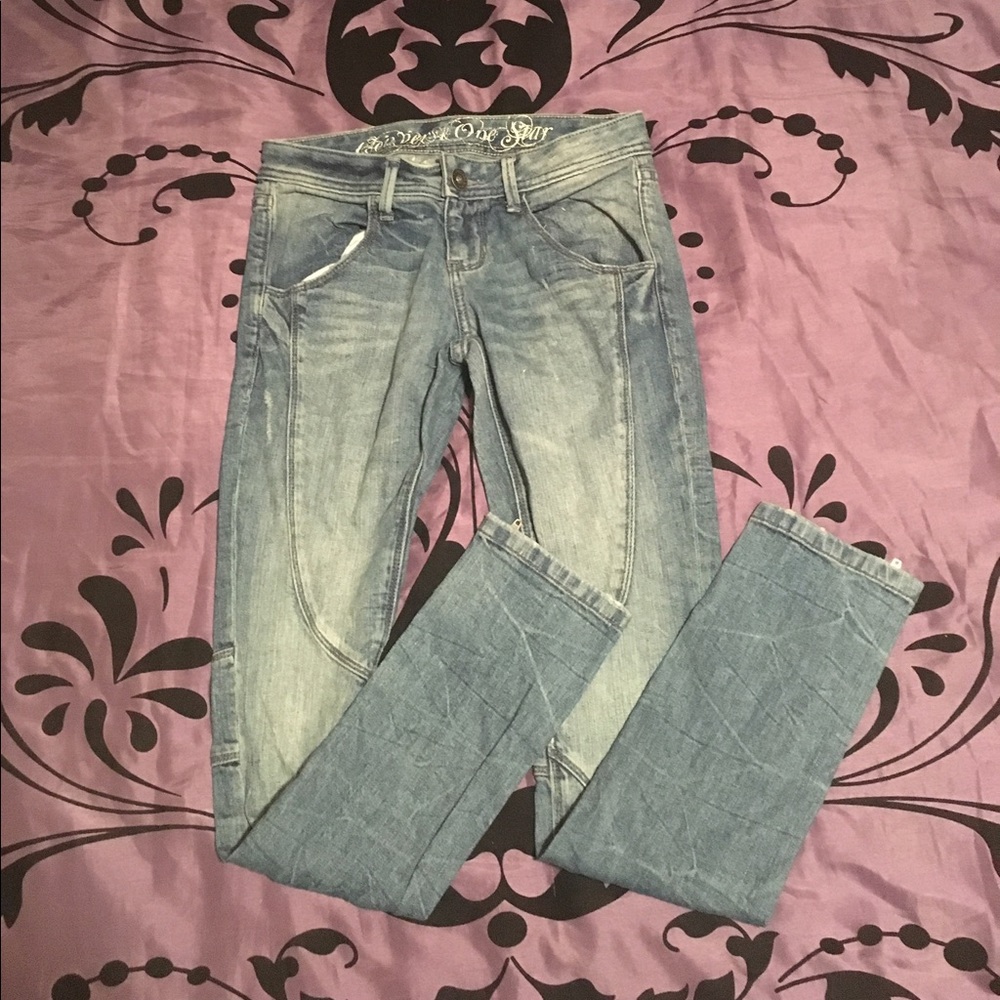 Zippered Detail Skinny Jeans