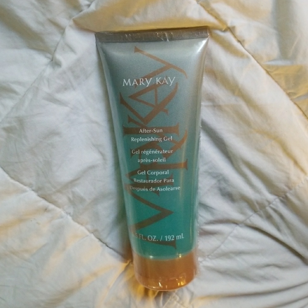 After sun replenishing gel
