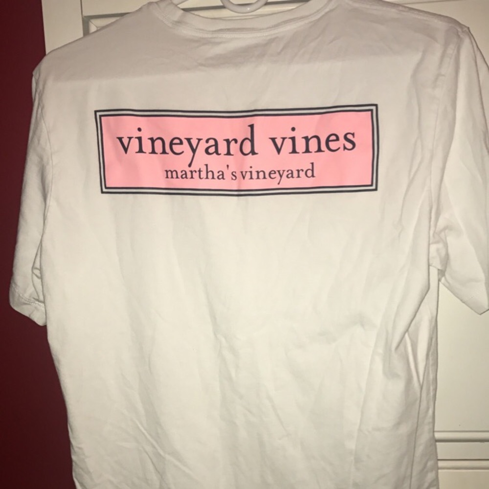 Vineyard vines tshirt