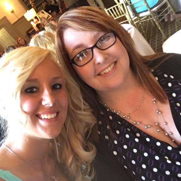 Meet your Posher, Alison - Picture 1 of 1