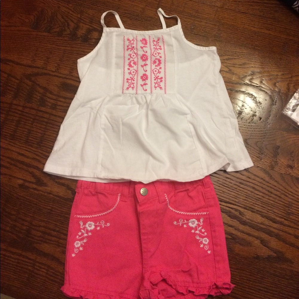 Girls tank top and shorts size 5T