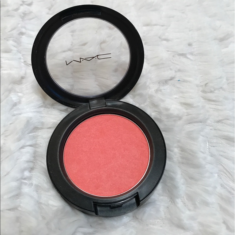 MAC blush