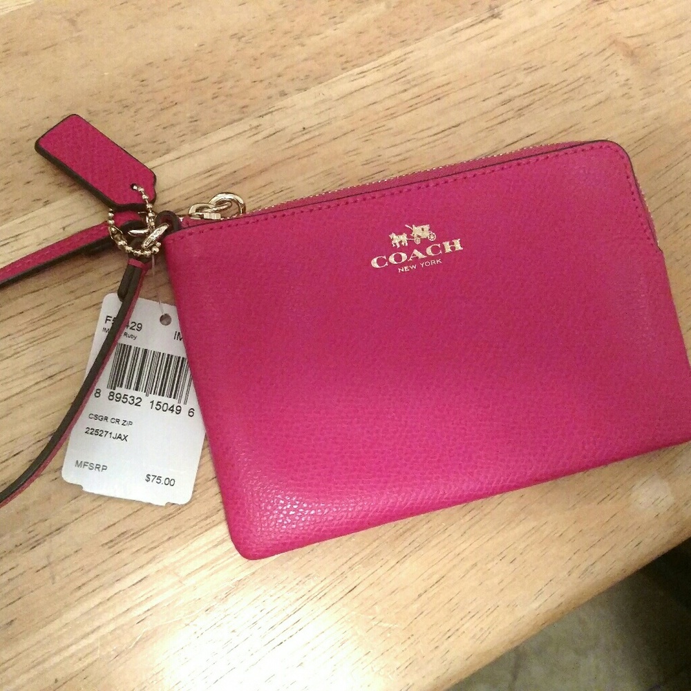NWT! Coach wristlet!!