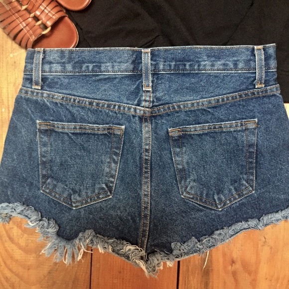 LAST CHANCE! Vintage High Waisted Jean Shorts - Picture 3 of 3