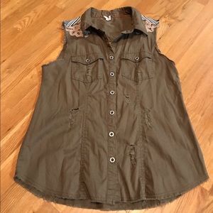 Gimmicks Sleeveless Top