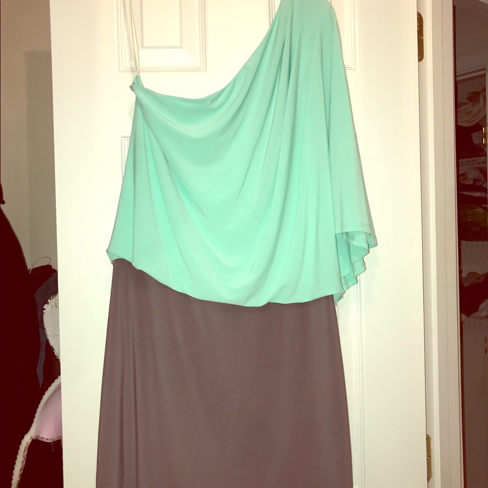 💅🏼One Shoulder Dress